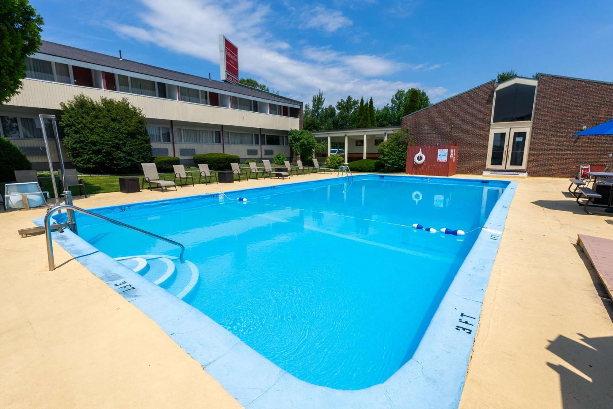 Fireside Inn & Suites Уотервилл Экстерьер фото